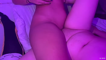 Noche de halloween para estas dos pendejas putas