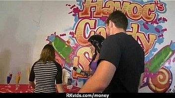 Amateur chick takes money for a fuck 16