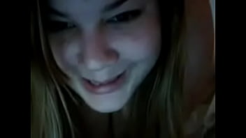 Hot tatoo slut playing on cam