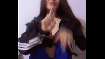 Mariana moviendo su culo