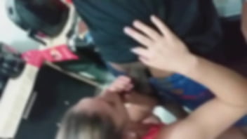 Alineteless esquece de colocar a máscara e revela sua identidade