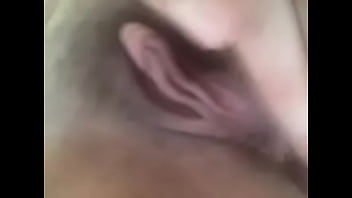 Esposa alexandra muestra su chocho y su ano