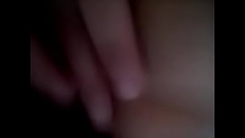 Esposa alexandra muestra su chocho y su ano