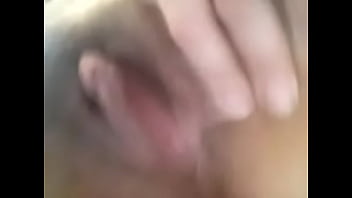 Esposa alexandra muestra su chocho y su ano