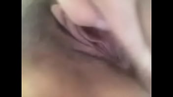 Esposa alexandra muestra su chocho y su ano