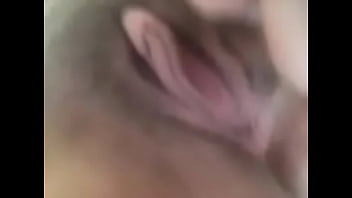 Esposa alexandra muestra su chocho y su ano