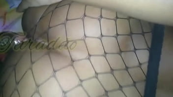 Preta safada rebolando o cu no meu pau