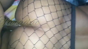 Preta safada rebolando o cu no meu pau