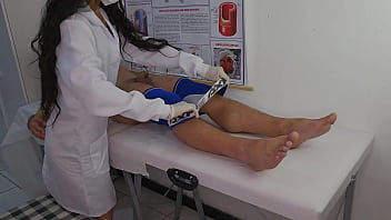 Enfermeira se excita com pau do paciente