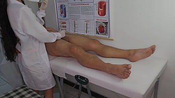 Enfermeira se excita com pau do paciente