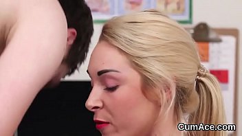 Exciting kitten enjoys a throat sucking and plenty of love juice on her face