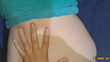 Mi hermanastra se pone para que se la meta