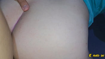 Mi hermanastra se pone para que se la meta