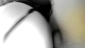 Me regaló lencería y luego se regaló mi culo