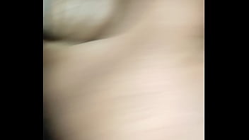 Le vi el gran culo de mi prima y me dan ganas de meterle la verga