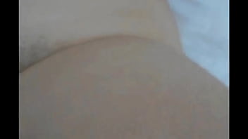 Putita se come una vergota sin condon