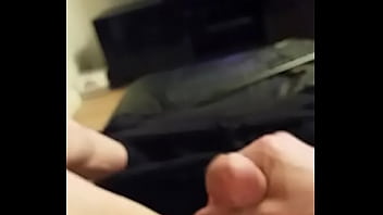 A Quick Cumshot From A Bisexual Guy thumbnail