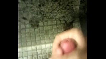 Tirei Leite Do Meu Pau Gozando Na Parede Do Banheiro thumbnail