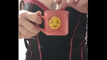 Bonjour mes coquins je vous offre le café