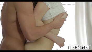 Fascinating Teen Sucking 10 Pounder Wildly thumbnail