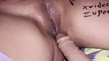 Rica vagina de mi sexy novia frida ella traga dildo como una profecional