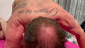 Dando de cachorrinha pro pai da andressa urach