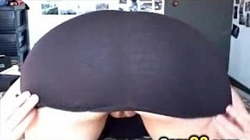 She spreads her asshole camg8