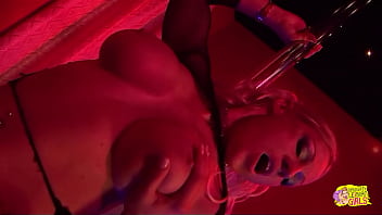 Two strippers decide to settle their differences by fucking each other raw