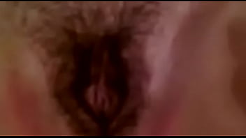 La perra muestra la concha