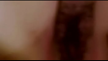 La perra muestra la concha