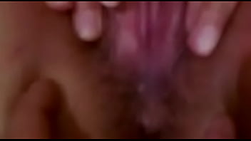 La perra muestra la concha