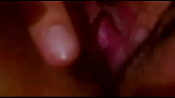 La perra muestra la concha