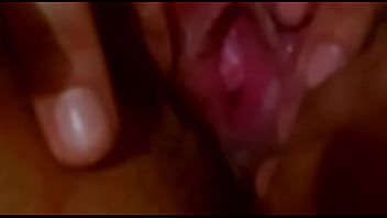 La perra muestra la concha