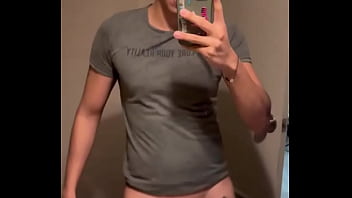 Alguien Que Se Arrodille Y Me Mame El Trozo No Me He Venido En Un Mes Y Tengo Los Huevos Bien Cargados De Leche thumbnail