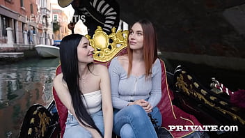 Do you know how leya desantis thanks somebody for a gift