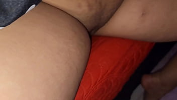 Gran culo y grandes tetas de una zorra latina