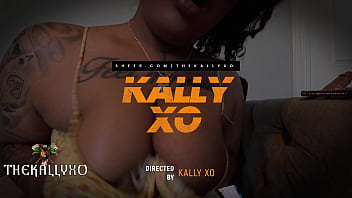 Kallyxo gives dick rating and custom video for fan
