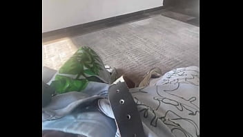 Playin w my dick on the 5th floor lobby & almost got caught viva la mexico ️