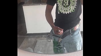 Playin w my dick on the 5th floor lobby & almost got caught viva la mexico ️