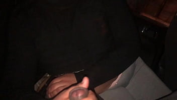 Madre soltera me chupa la pinga en un taxi paseando por las calles de lima