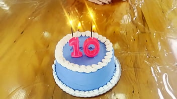 O que seria de um aniversário sem bolo e amigas