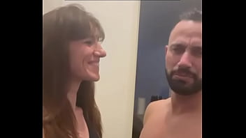 Lety howl s'endort paisiblement et commence à rêver un rêve humide dans