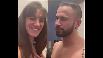 Lety howl s'endort paisiblement et commence à rêver un rêve humide dans