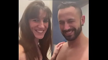 Lety howl s'endort paisiblement et commence à rêver un rêve humide dans