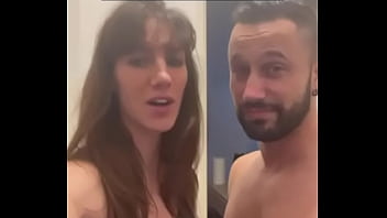 Lety howl s'endort paisiblement et commence à rêver un rêve humide dans