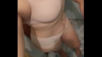 Blanquita en la ducha