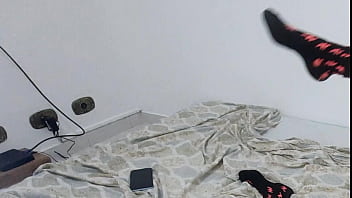 Vivi guedez he goes crazy with all this and even jerks off while watching the hottie moan in front of him and cum hard asking the other guy to fill him up too so the cuckold is even happier