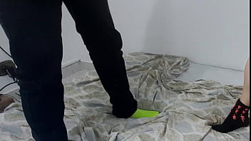 Vivi guedez he goes crazy with all this and even jerks off while watching the hottie moan in front of him and cum hard asking the other guy to fill him up too so the cuckold is even happier