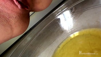 Pixie shows off nude