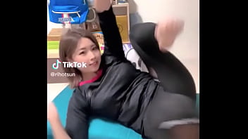 開脚ストレッチ